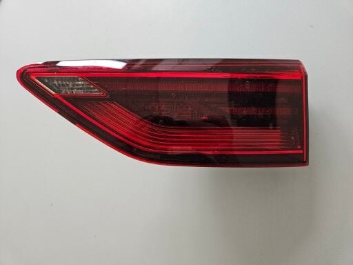 Volkswagen Golf 8 2020 ve Sonrası Sağ İç Stop Lambası