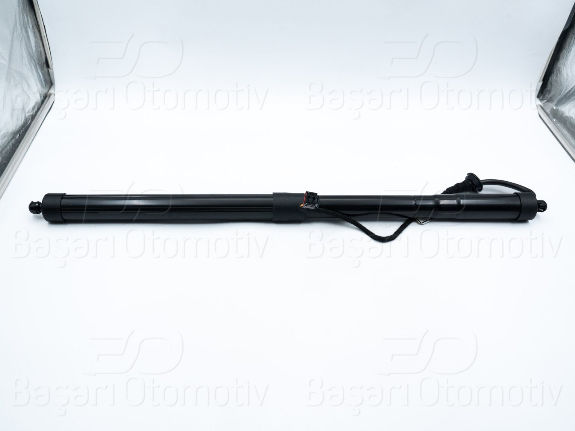 Volkswagen Touareg (7P5, 7P6) 3.0 V6 3.6 V6 4.2 V8 2010-2018 Elektrikli Bagaj Amortisörü