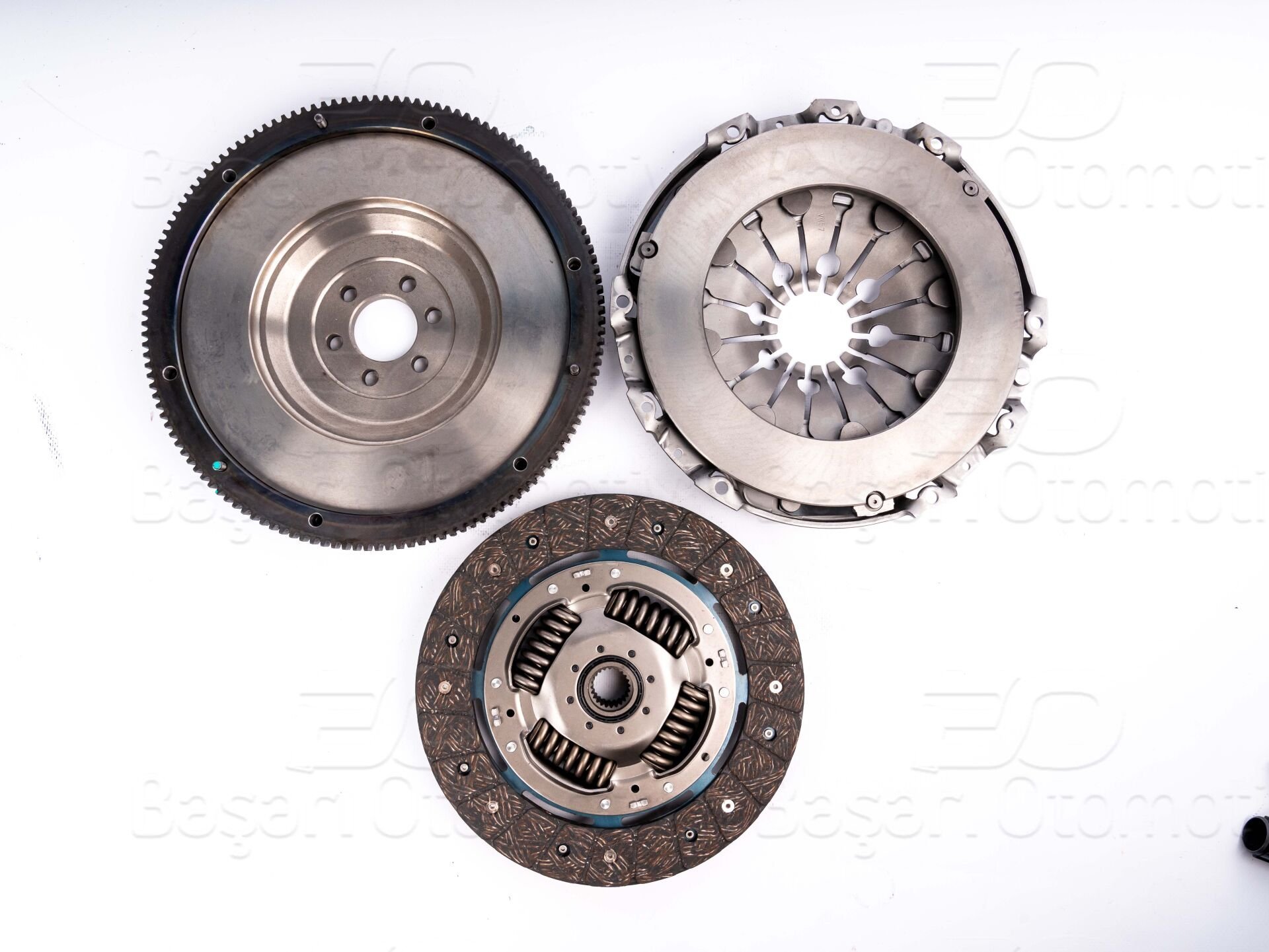 Volkswagen Golf 5 Passat 2.0TDI Debriyaj Seti ve Volant