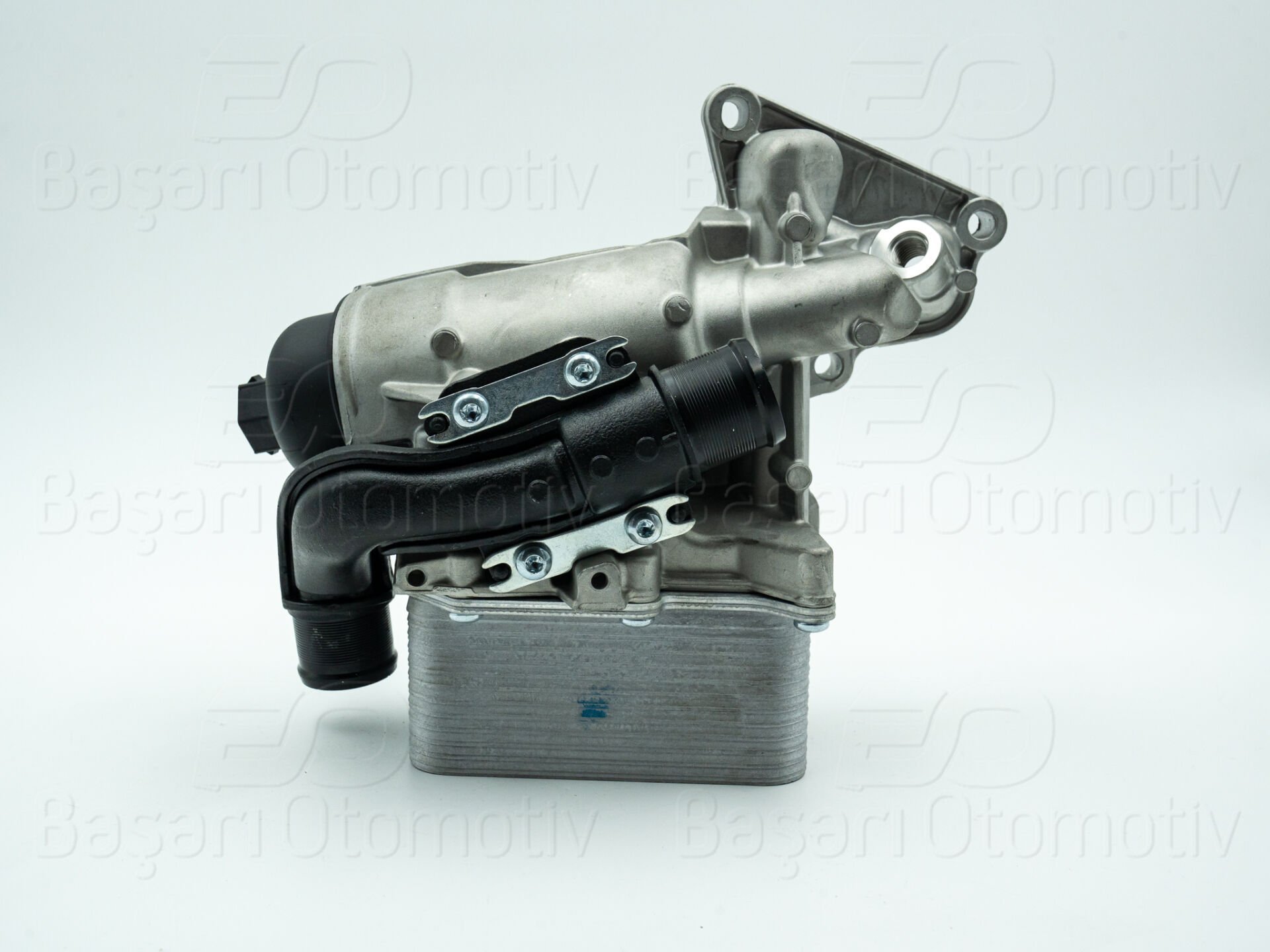 Opel Movano B X62 2010 ve Sonrası Soğutucu Üzerinde Yağ Filtre Kütüğü Komple