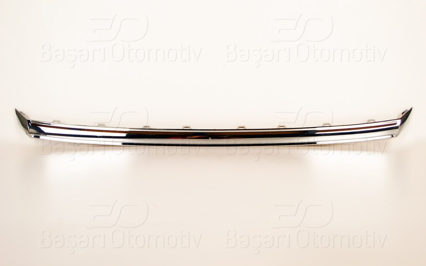 Volkswagen Crafter 2017 ve Sonrası Uyumlu Üst Nikelajlı Panjur Çıtası