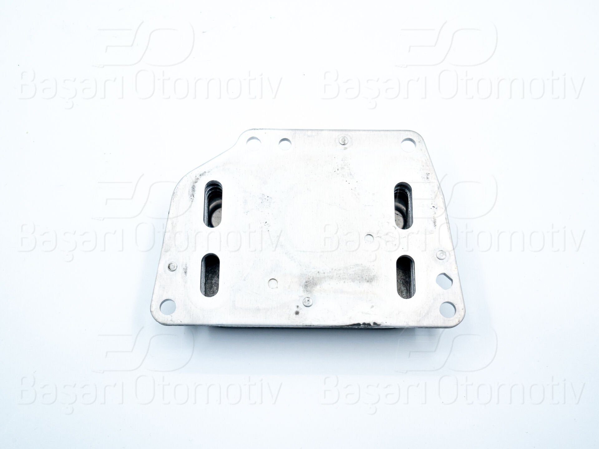 Opel Combo 2018 ve Sonrası, Crossland X 2017 ve Sonrası, Grandland X 2017 ve Sonrası 1.2 Yağ Soğutucusu Tek (Kütüklümsüz) Uyumlu