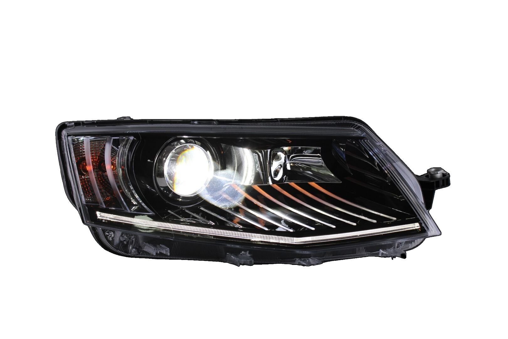 Volkswagen Octavia 2013-2017 1.2 TSI Style Led Far (Halojen Farlı Modeller İçin)