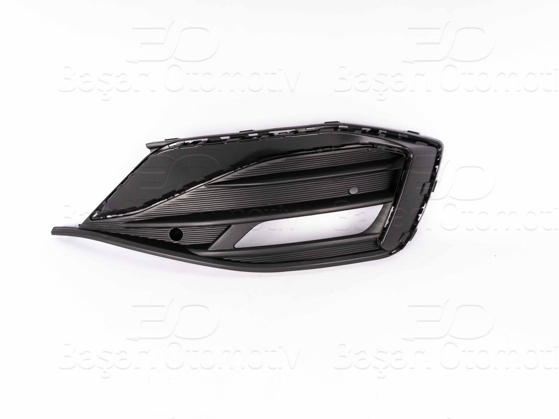 Seat Leon FR (KL1) 2020 Ön Sağ Tampon Izgarası