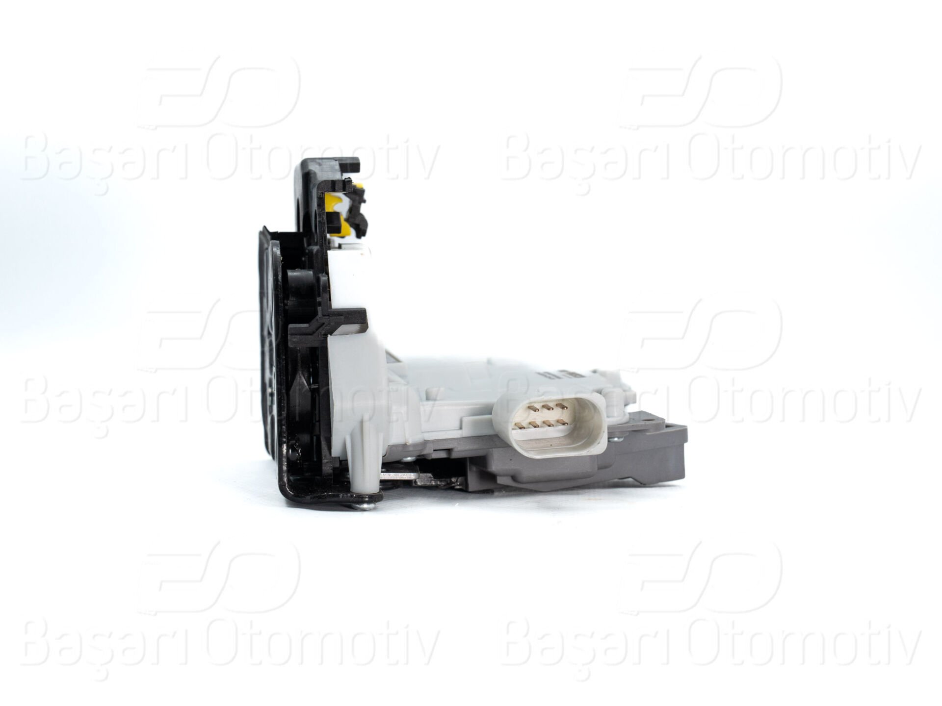 Audi A4 (8EC) 2004-2008 / Seat Exeo (3R2) 2008-2013 Sağ Ön Kapı Kilidi (Motorlu)