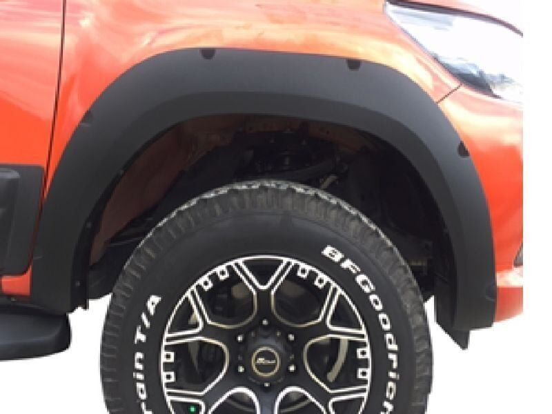 Toyota Hilux 2023  Uyumlu Yedek Parça Çıkıntılı Çıvatasız Dodik