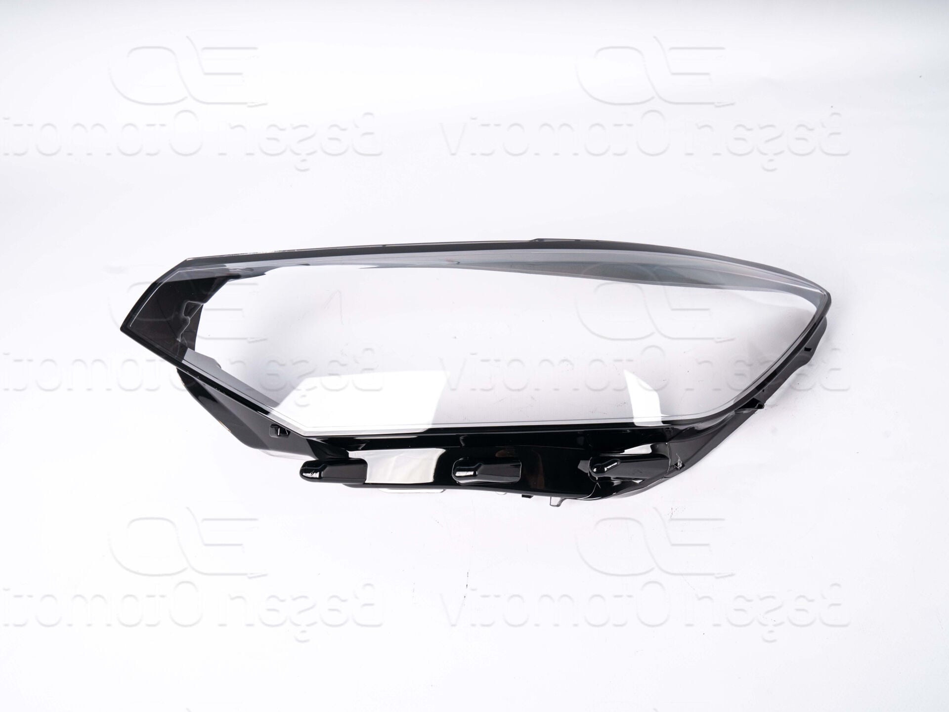 Volkswagen Passat B8.5 2020 Sonrası Sol Far Camı