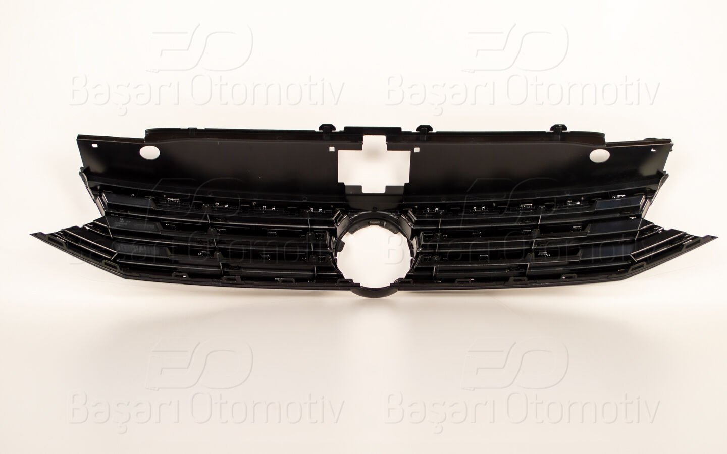 Volkswagen Passat B8 Highline 2014 ve Sonrası Kalın Nikelajlı Ön Panjur