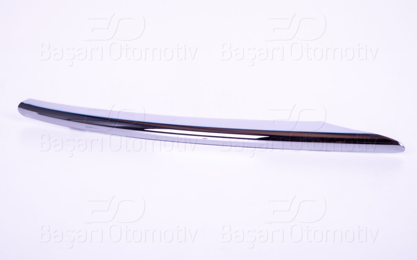 Volkswagen Touareg 2007-2010 Ön Sağ Nikelajlı Tampon Cıtası