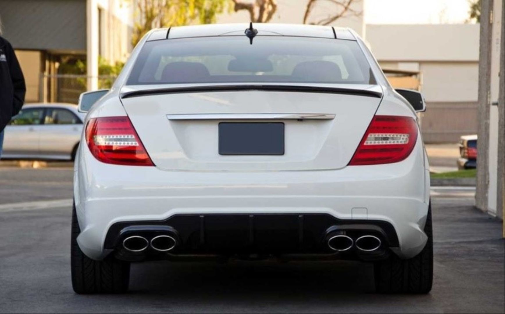Mercedes W204 C Serisi (2007-2014) Arası Uyumlu AMG Görünüm Spoiler - Piano Black