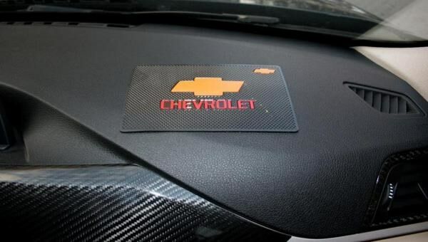 Chevrolet Torpido Kaydırmaz Ped
