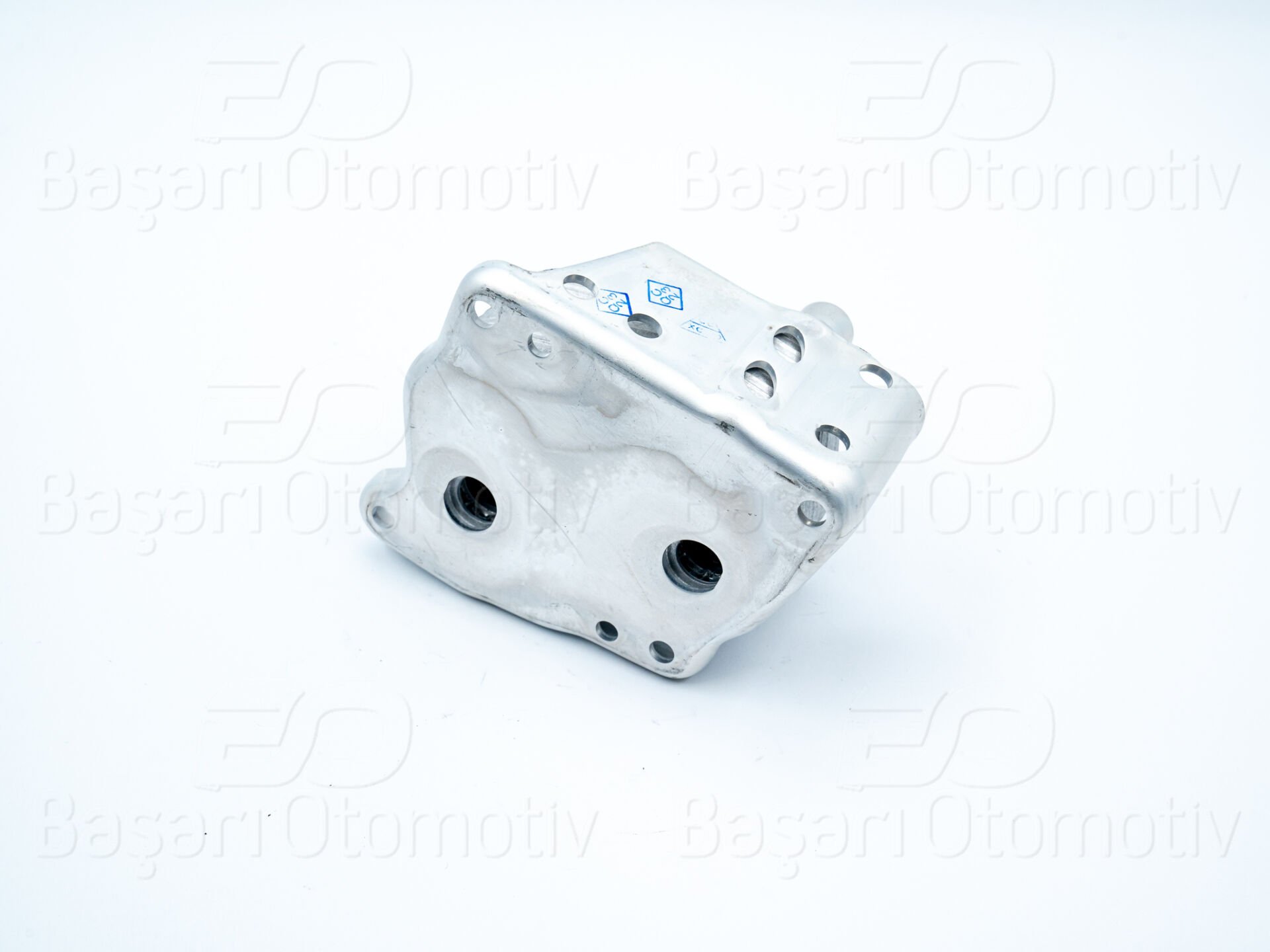 BMW 1 Serisi E81 2006 ve Sonrası Uyumlu Kütüksüz Yağ Soğutucusu ve Contası