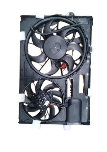 VW T5 1.9 TDI, 2.0, 2.5 TDI, 3.2 V6 2003 ve Sonrası Fan Motoru Davlumbazı (420mm-290mm-2 Fiş-3 Fiş-7 Kanat) - Yedek Parça