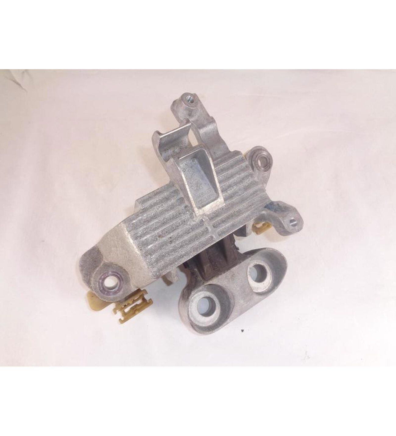 Opel Astra K Motor Takozu Sol 2015 ve Sonrası