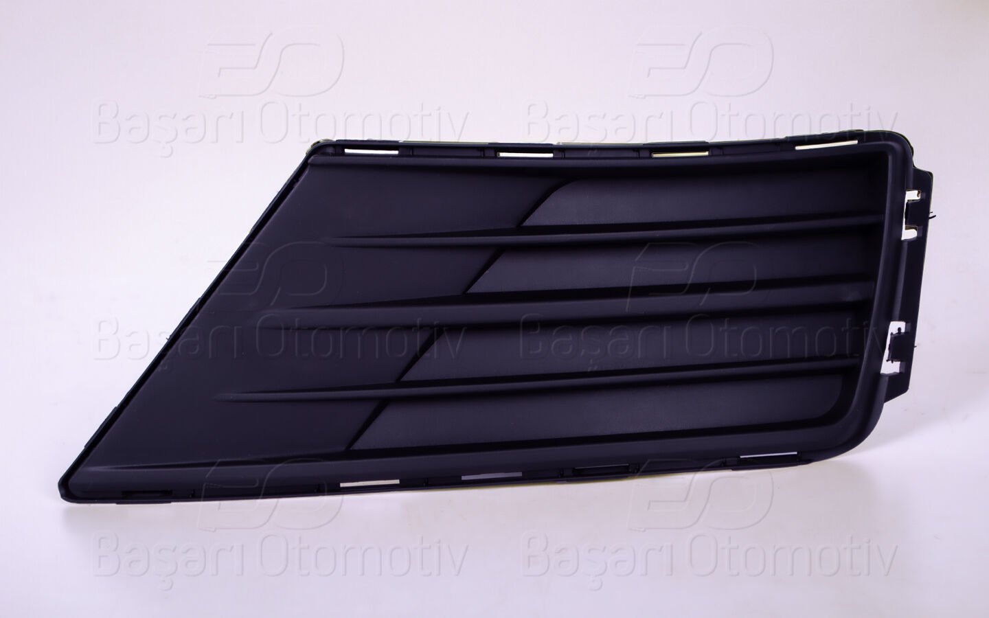 Volkswagen Caddy Maxi 2015-2020 Sağ Tampon Izgarası Sıssız