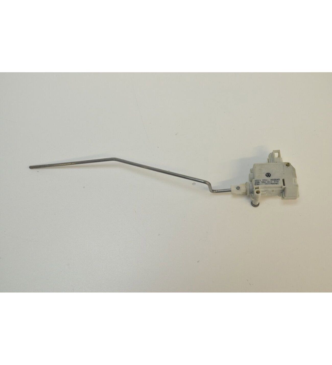 Volkswagen Golf 4 1998-2005 / Golf 6 2008-2013 / Passat B5 1996-2000 / Passat B7 2010-2014 / Audi A3 2007-2013 / A4 B6 2000-2004 / B7 2004-2008 / A6 C5 1997-2005 / A6 C6 2004-2011 Yakıt Depo Kilit Mekanizması