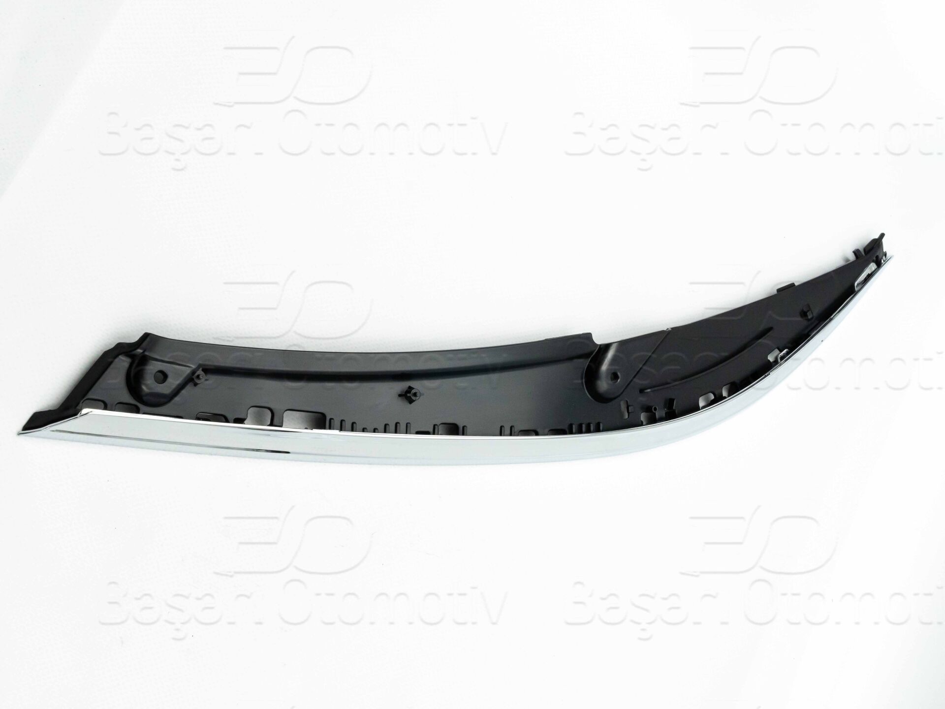 Volkswagen Passat B8 2014 ve Sonrası Far Nikelajı Üst Sol