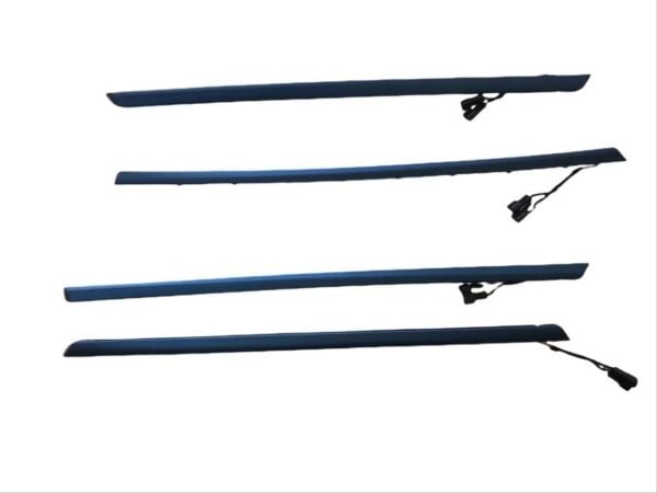 BMW 3 Serisi F30 Mavi Renk Ambians Seti Klima Panel ve Kapılar