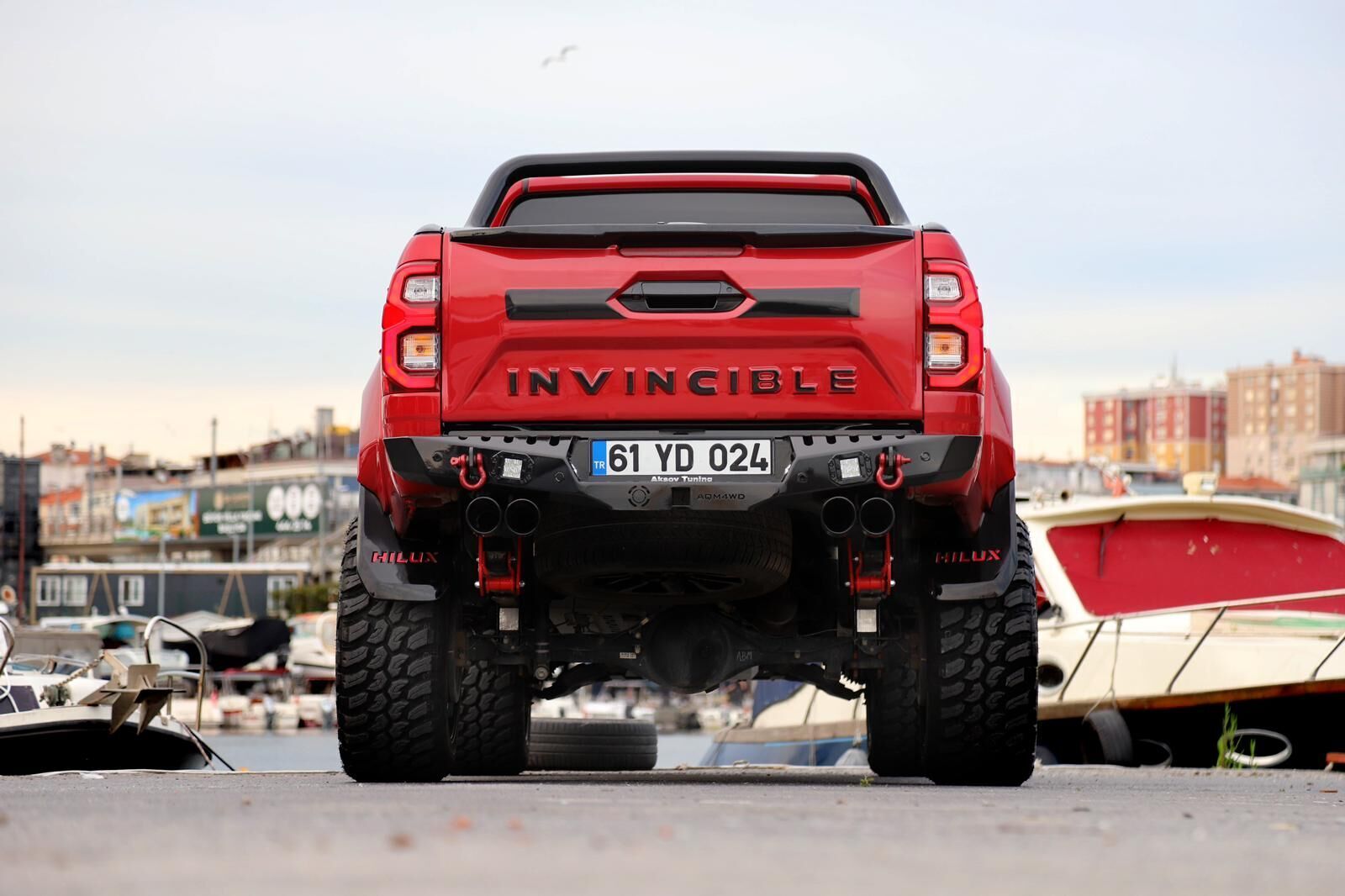 Toyota Hilux Uyumlu Yedek Parça Bagaj Kapağı Kaplaması Mat Siyah