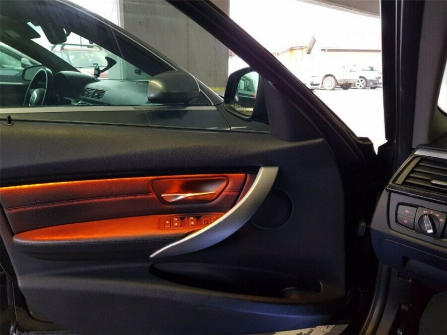Bmw 3 Serisi F30 Uyumlu Ambiyans Set / 8 Renk ( 4 Kapı - 2 Ayak Ayd. - 1 Konsol ve Göğüslük )