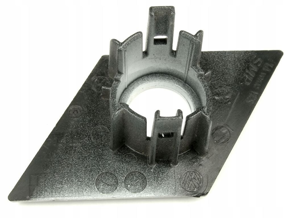 Volkswagen Passat Park Sensör Tutucusu