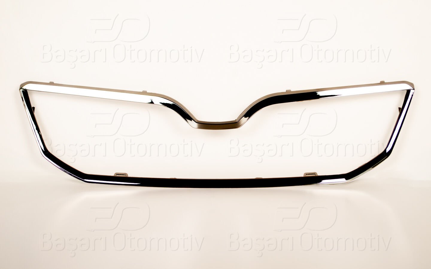 Skoda Octavia 2017-2020 Nikelajlı Panjur Çerçevesi