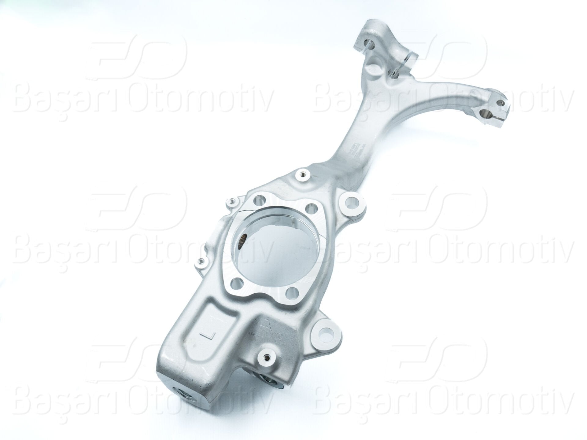 Audi A4 8E2 2000-2005 Ön Sol Aks Taşıyıcı