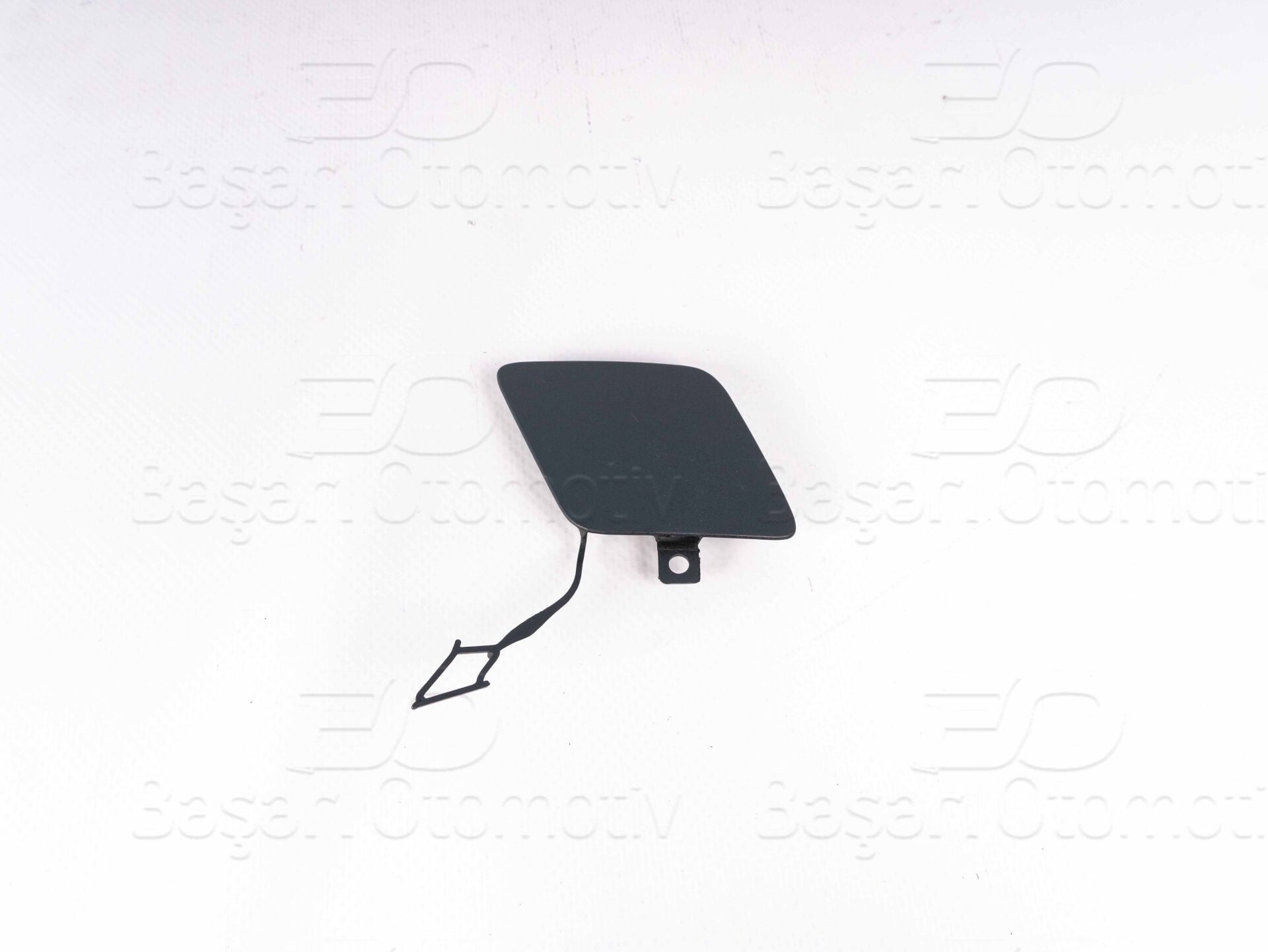 Volkswagen Passat B8 Çeki Demir Kapağı Ön Astarli