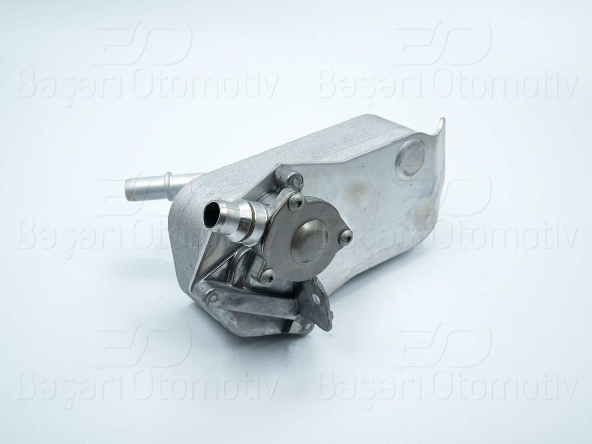 BMW 1 Serisi (E81), 3 Serisi ve X1 Serisi (2006 ve Sonrası) Uyumlu Tek Yağ Soğutucusu (Kütüklüsüz)