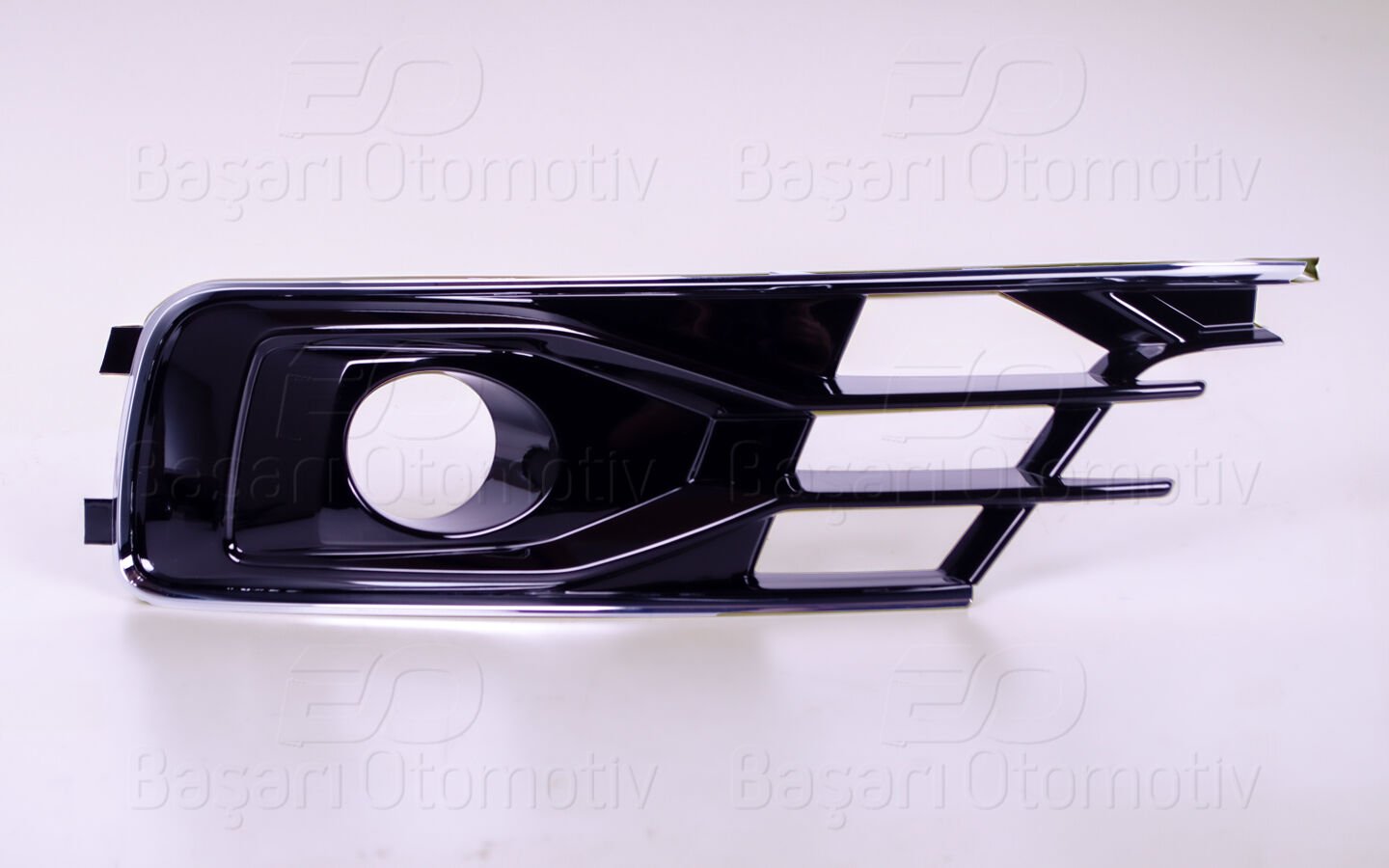 Audi A6 2015 Sonrası Sol Sisli Piano Black ve Krom Tampon Izgarası