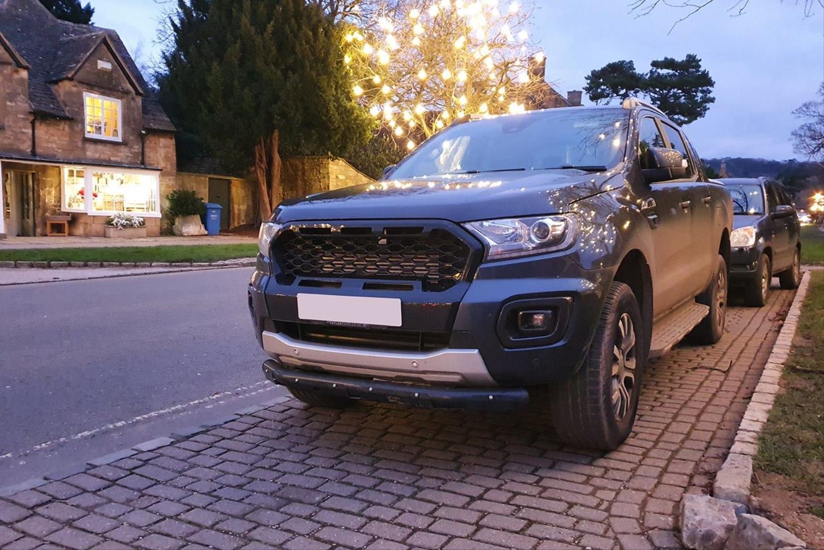 Ford Ranger  T8 / 2019+ Uyumlu Petek Panjur