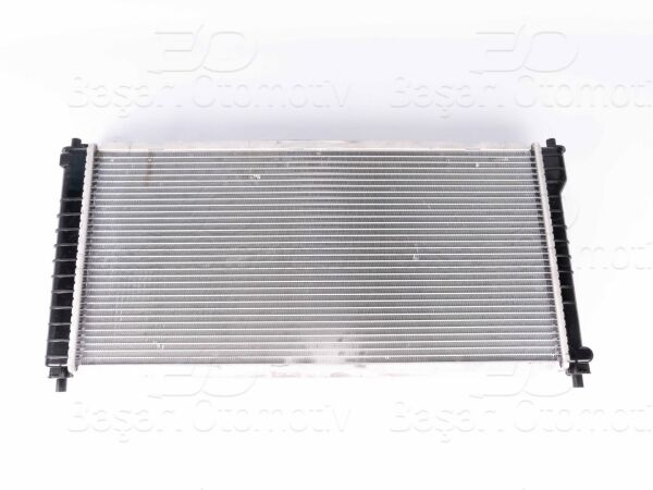Mazda 626 1991-1997 Radyatör (690x339x26 mm)