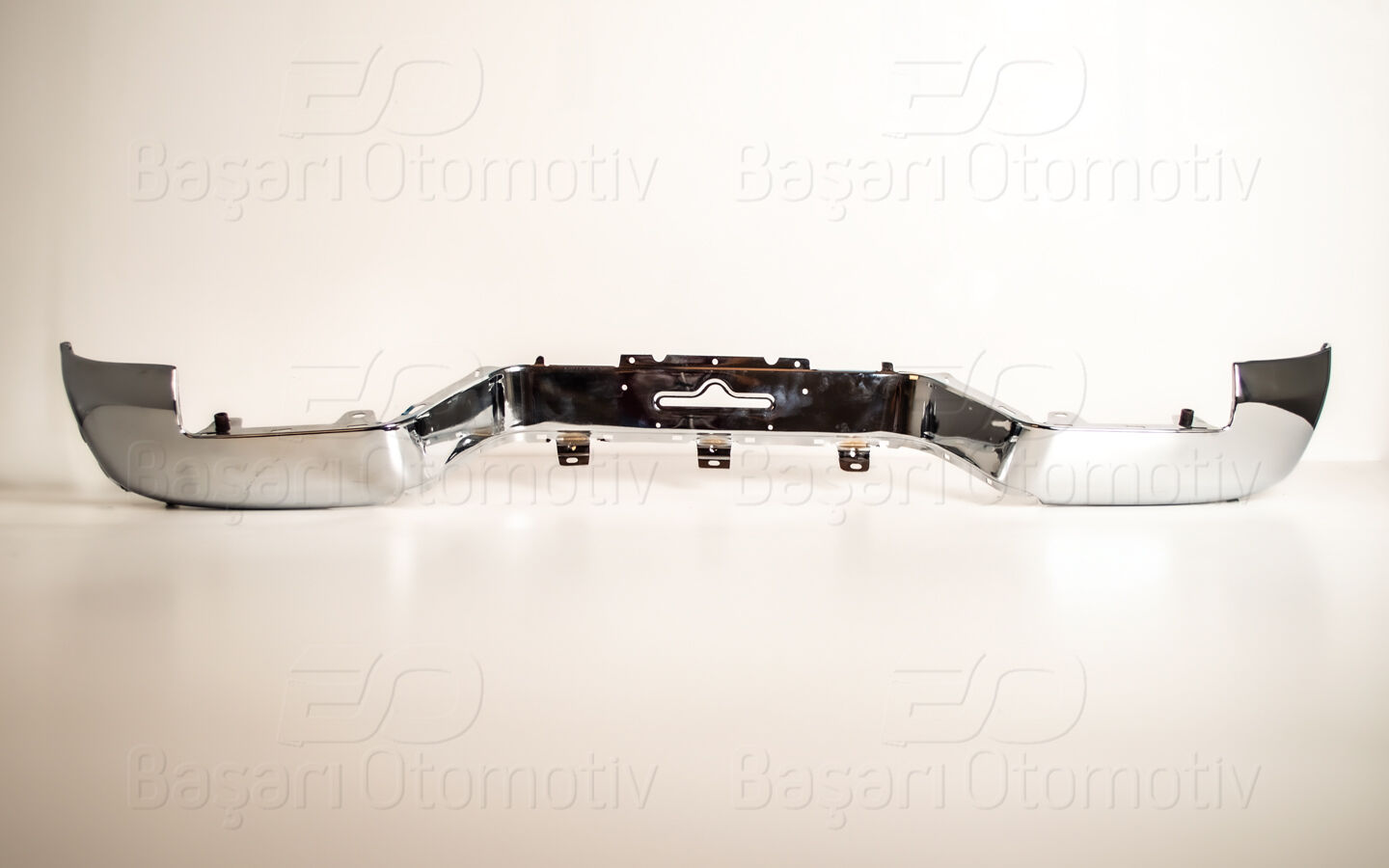 Volkswagen Amarok 2010-2020 Tampon Kaplaması Arka Sensörsüz Nikelajlı