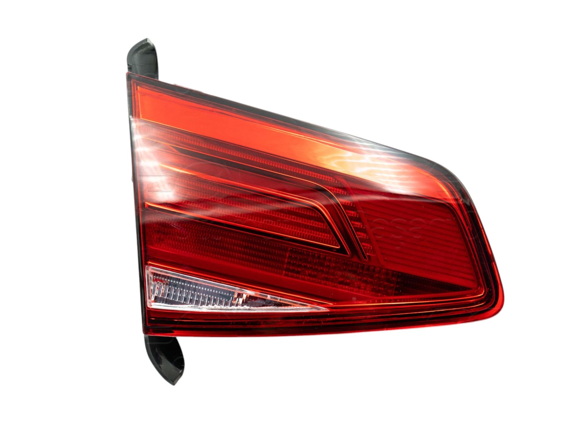 Volkswagen Passat B8 2014-2018 Sol İç Stop Lambası (Trendline, Comfortline)''
